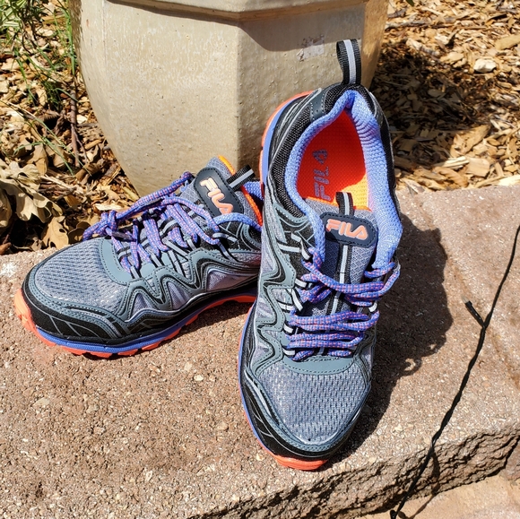 fila grey and orange shoes